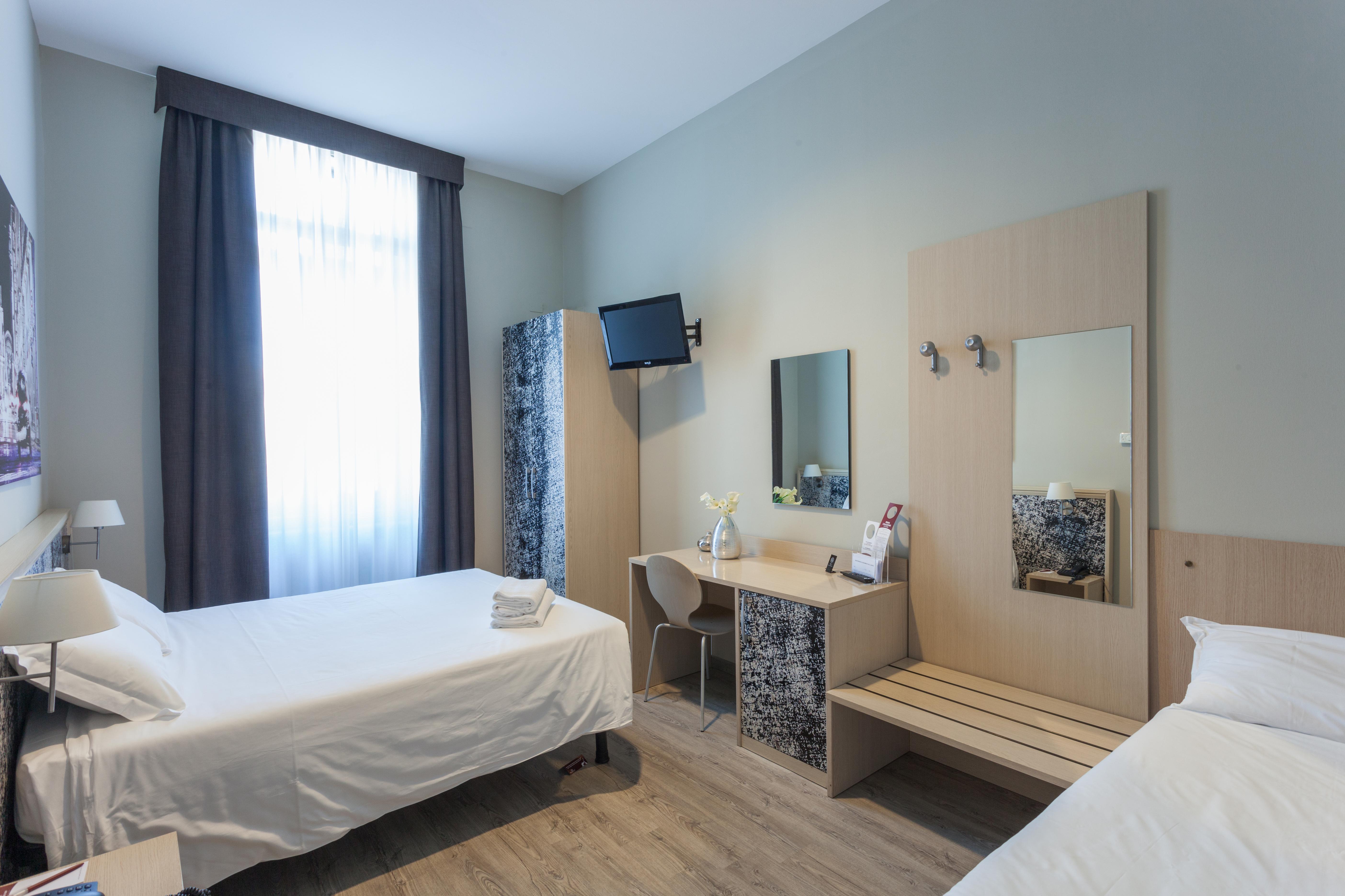 Best Quality Hotel Dock Milano Torino Esterno foto