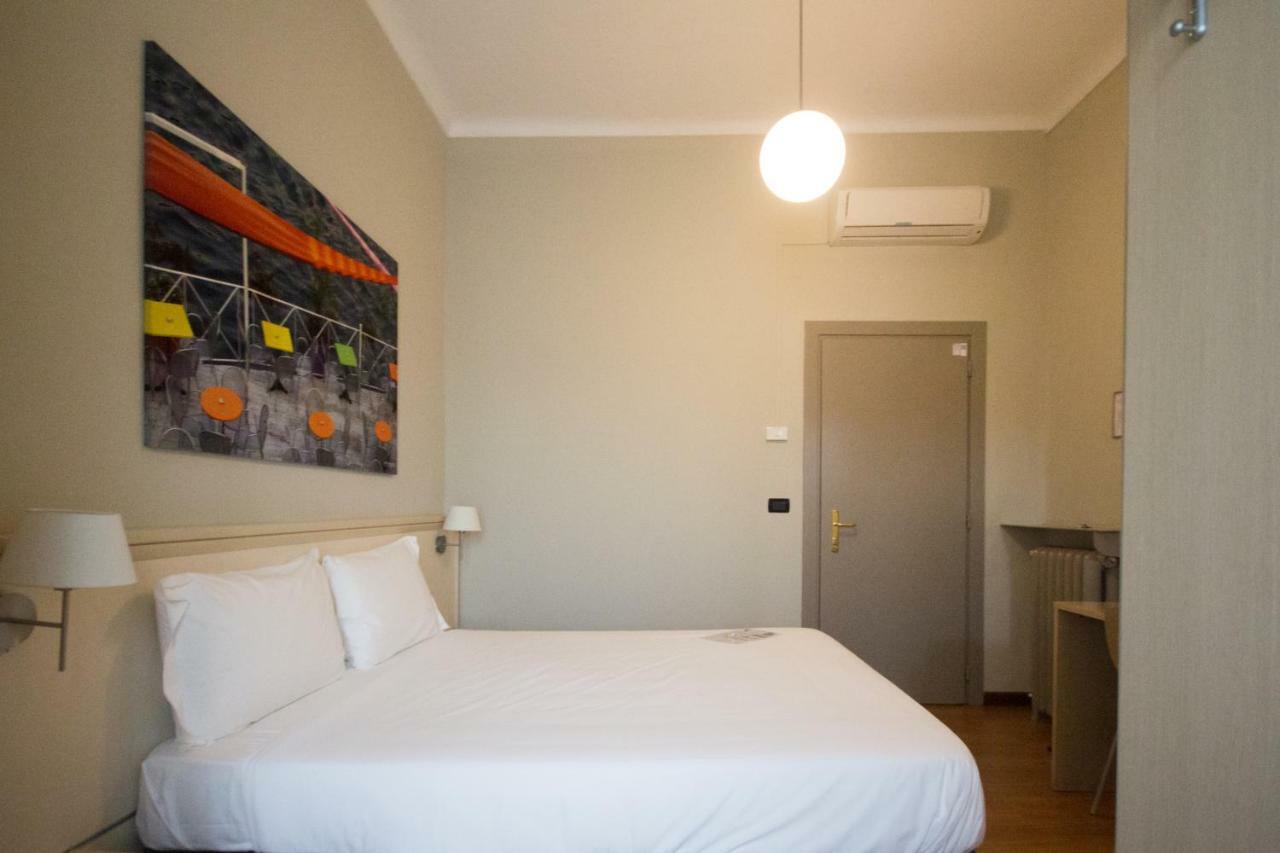 Best Quality Hotel Dock Milano Torino Esterno foto